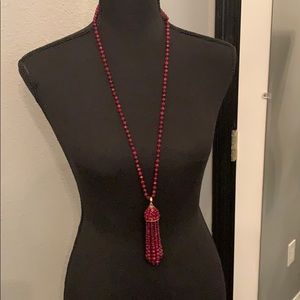 Kendra Scott necklace